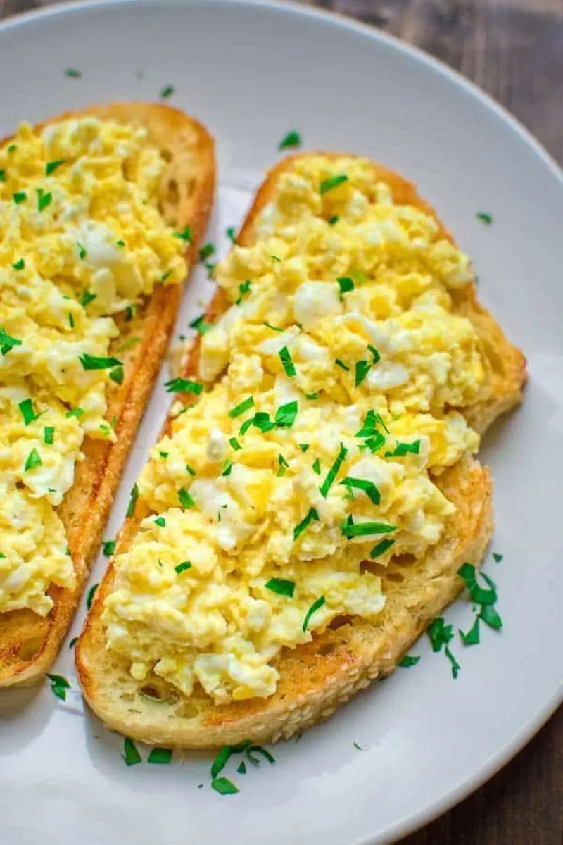 Scrambled eggs and toast